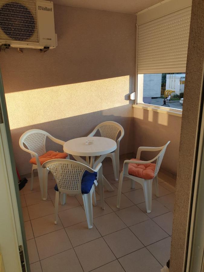 Dzakula Apartment